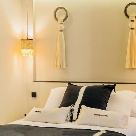 Host Inn Le Lumiere Spa & Cinema Lyon Room photo