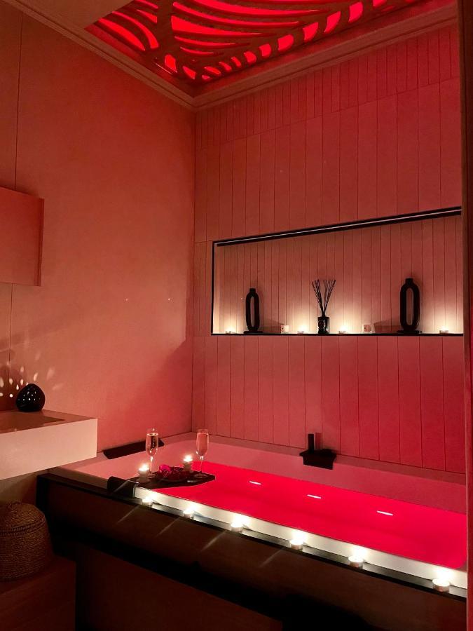 Host Inn Le Lumiere Spa & Cinema Lyon Exterior photo