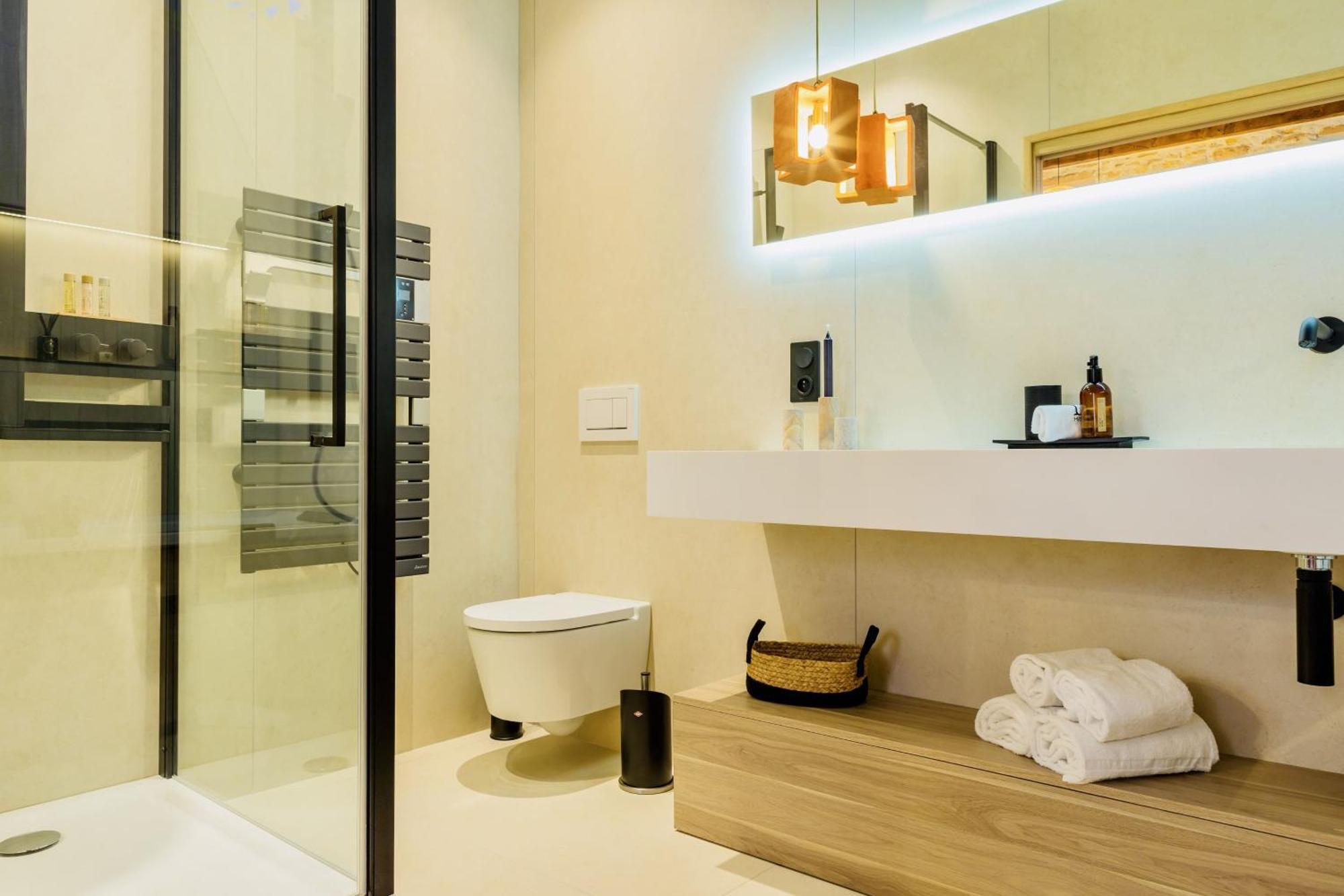 Host Inn Le Lumiere Spa & Cinema Lyon Room photo